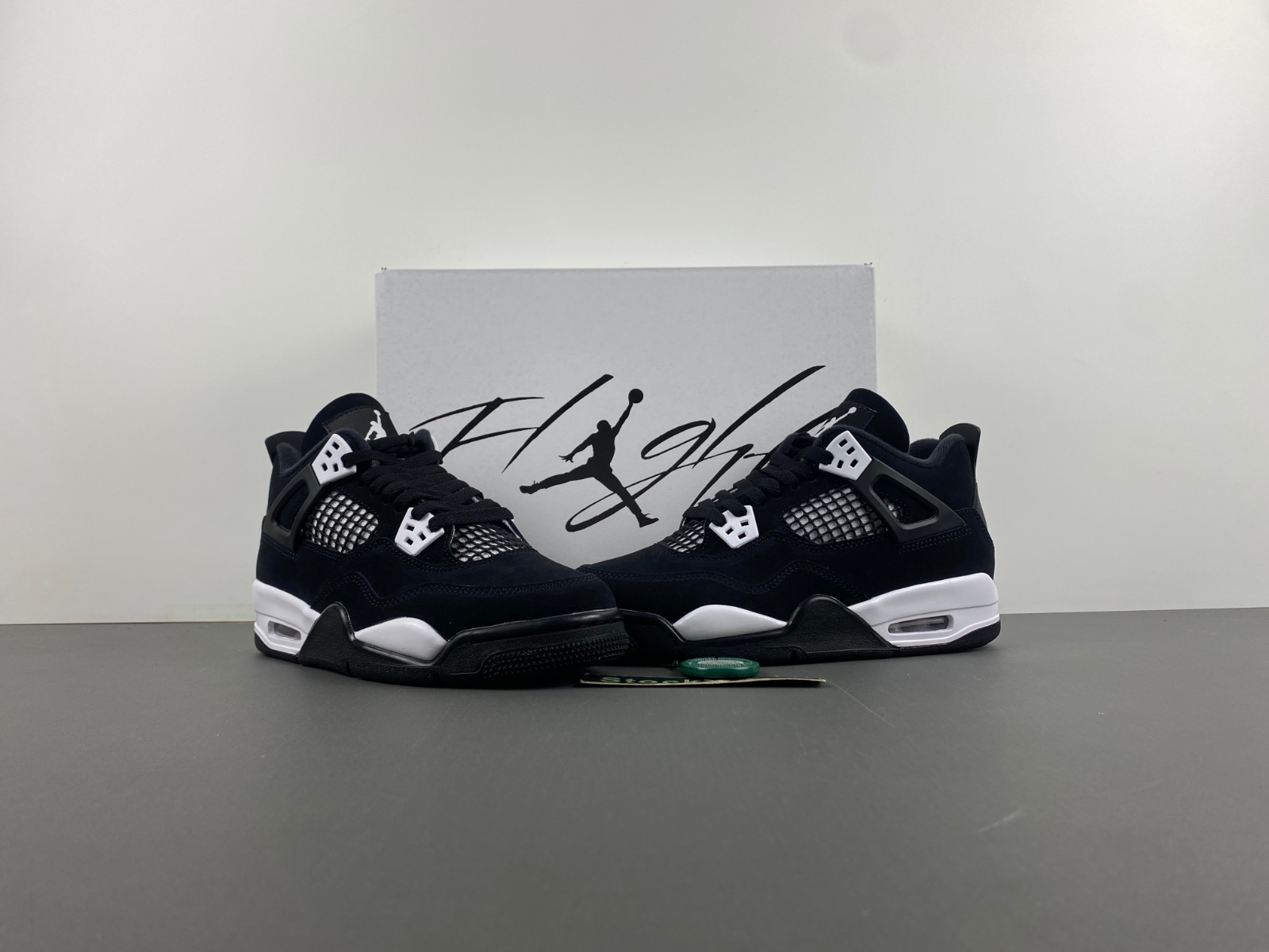 Air Jordan 4 Retro White Thunder (GS) FQ8213-001