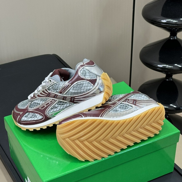 b0tte*a Ven*ta sneaker