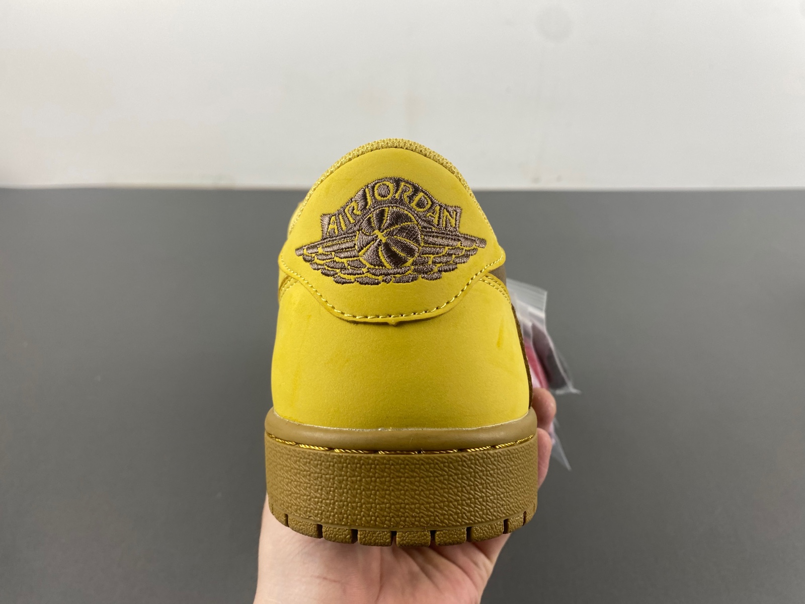 Travis Scott x Air Jordan   DM7866-665