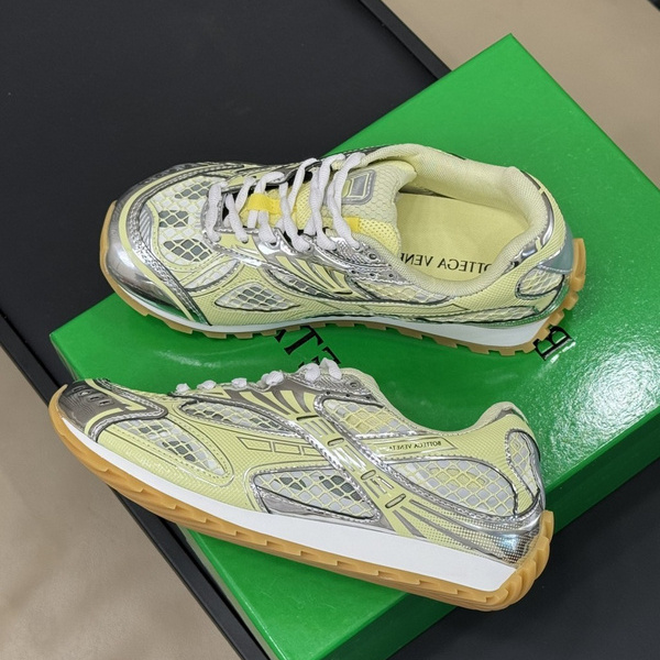 b0tte*a Ven*ta sneaker