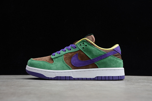 Original StrangeLove x Nike SB Dunk Low CT2552-700