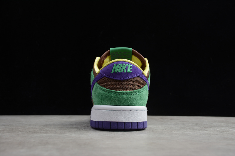 Original StrangeLove x Nike SB Dunk Low CT2552-700