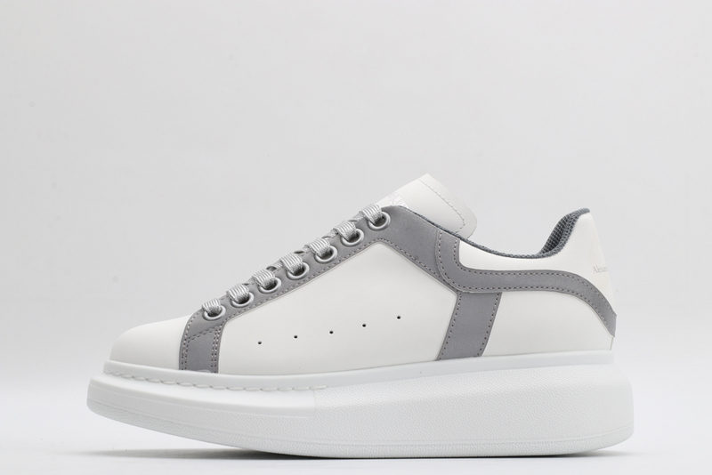 MCQUEEN OVERSIZED SNEAKER