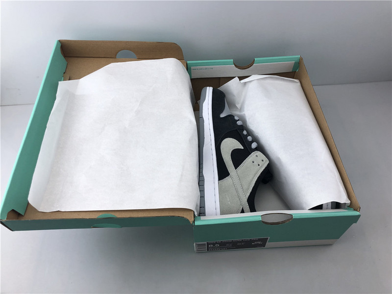 Nike SB Dunk Low Black Wolf Grey 854866-001