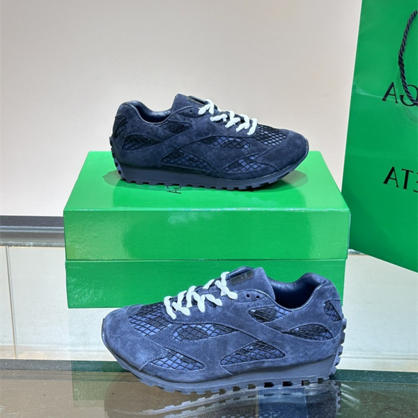 b0tte*a Ven*ta sneaker