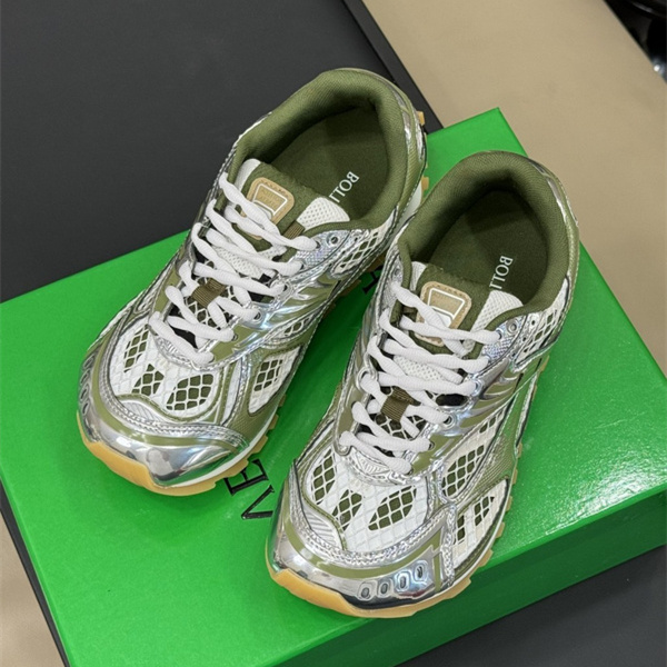 b0tte*a Ven*ta sneaker