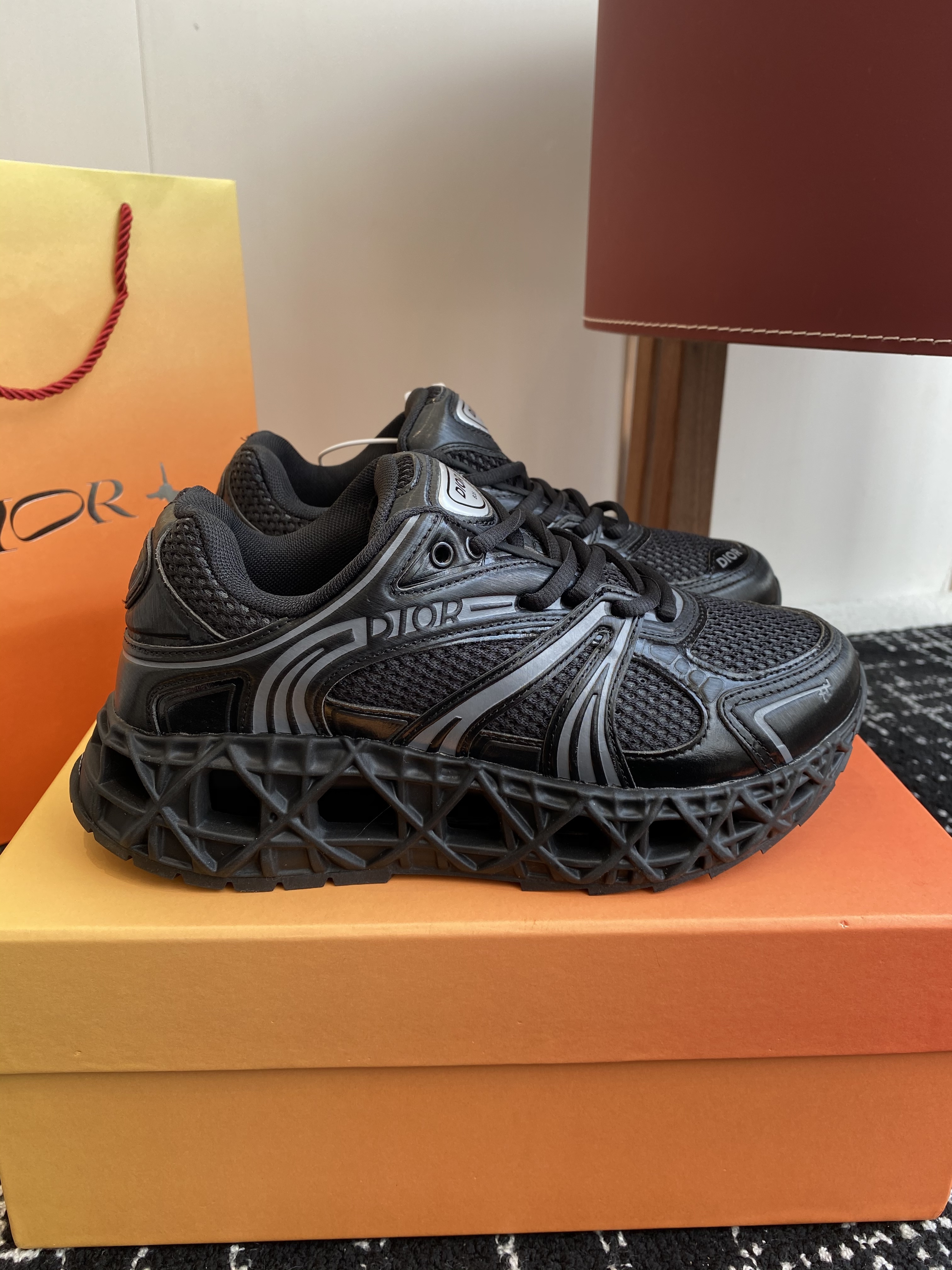 DIOR B35 SNEAKER