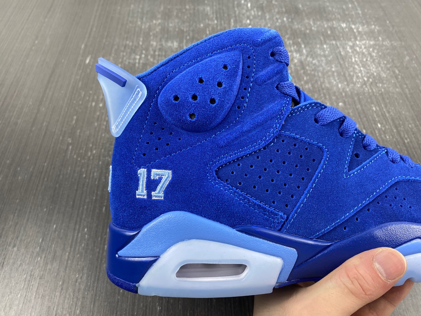Nike Air Jordan 6 UNC Tar Heels Six Championships PE