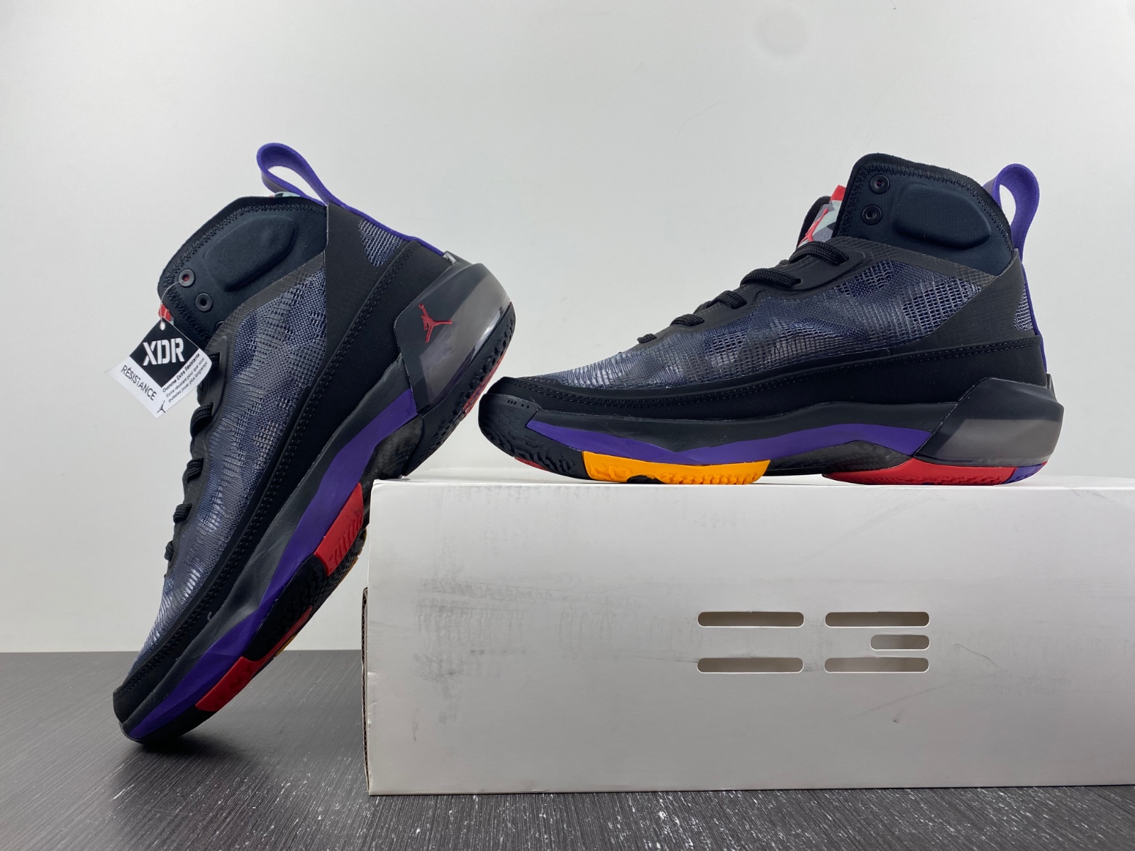 AIR JORDAN 37