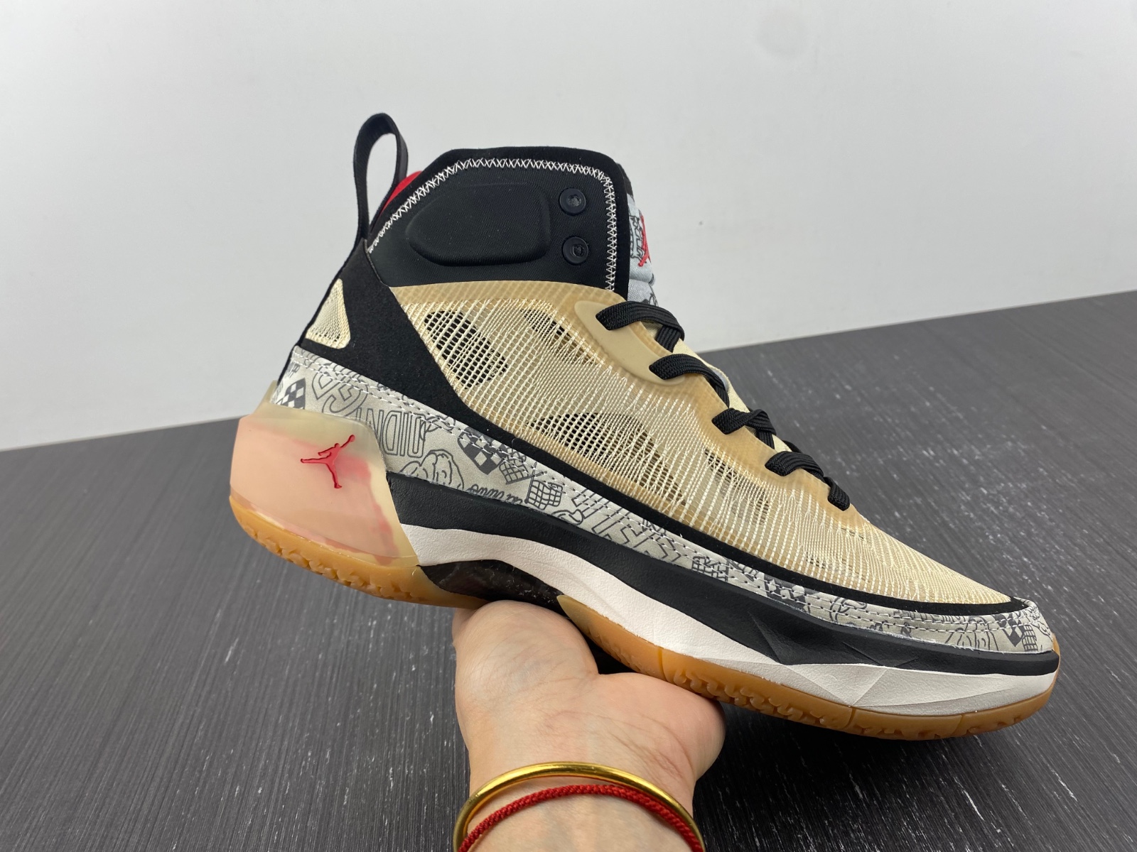 AIR JORDAN 37