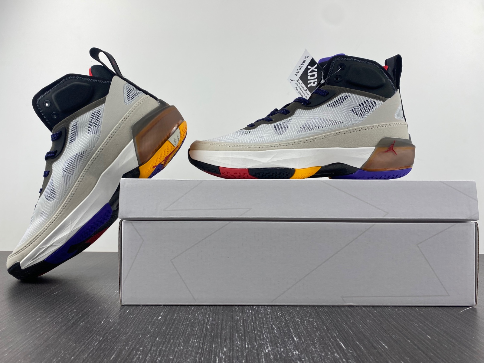 AIR JORDAN 37