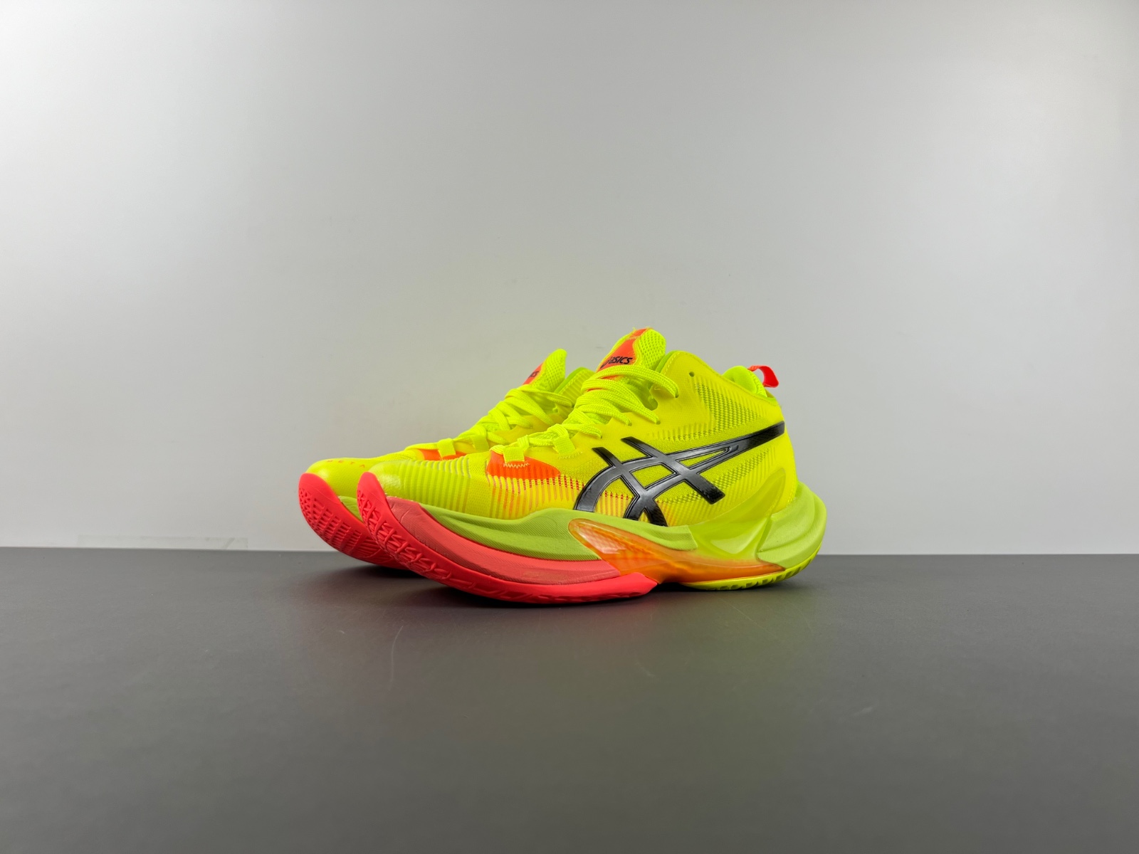 ASICS sneaker