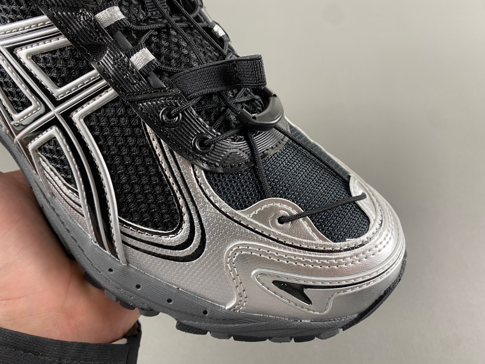 ASICS sneaker