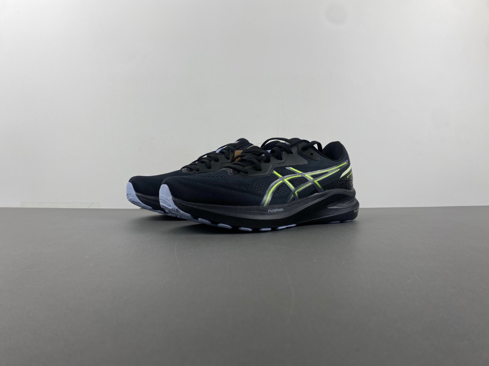 ASICS sneaker