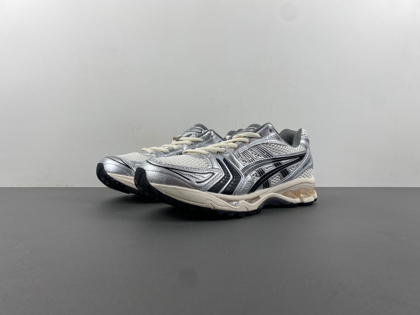 ASICS sneaker