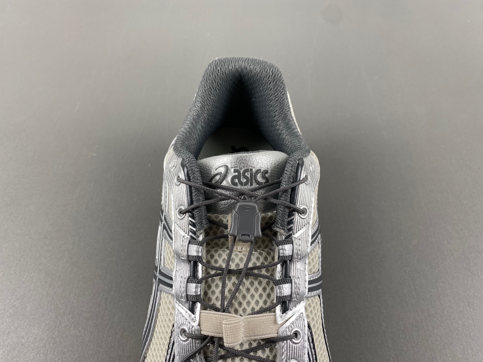 ASICS sneaker