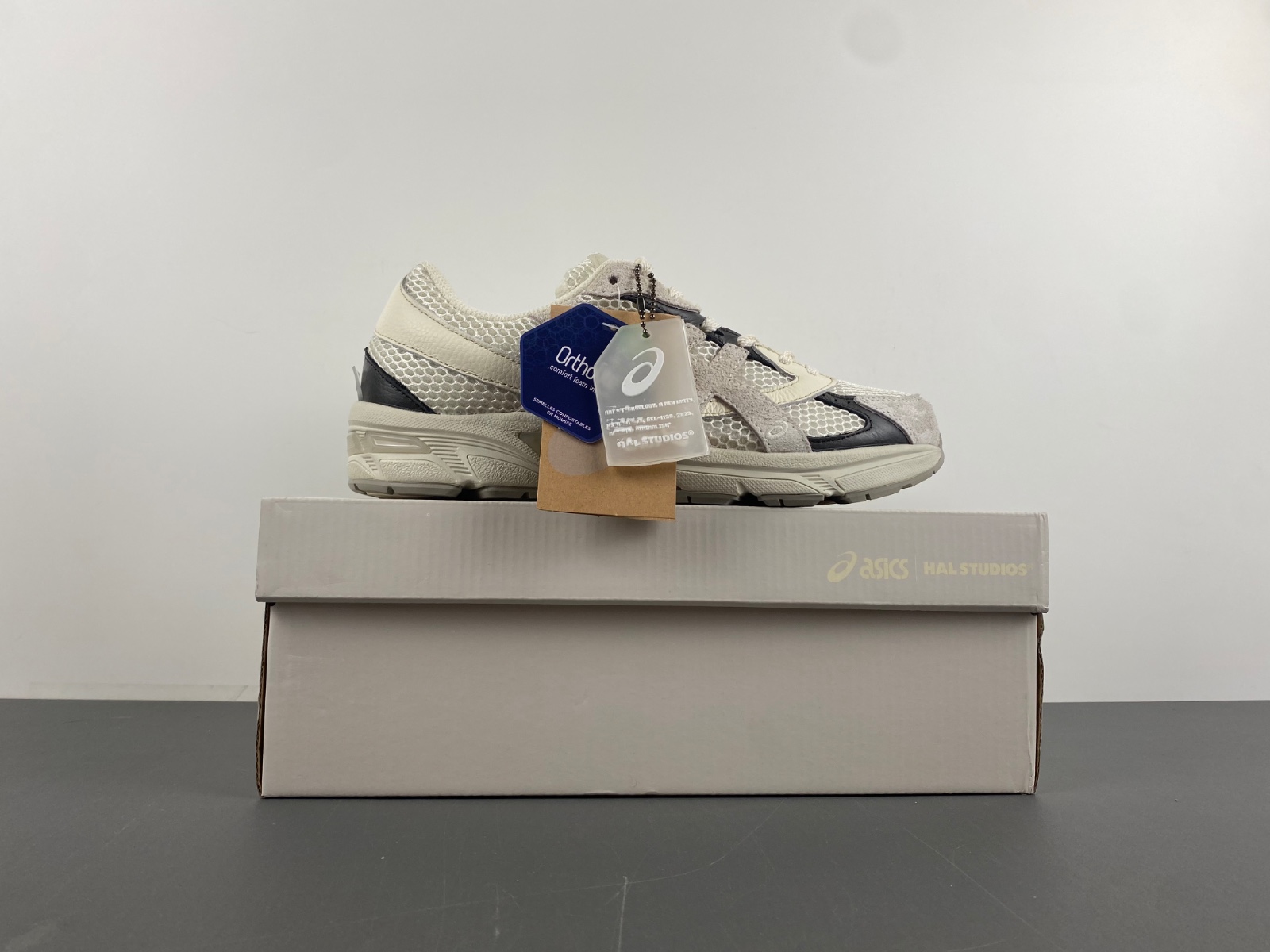 ASICS sneaker