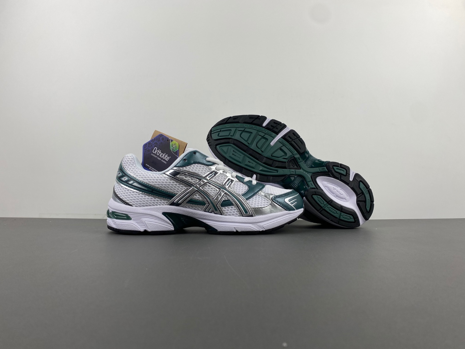 ASICS sneaker