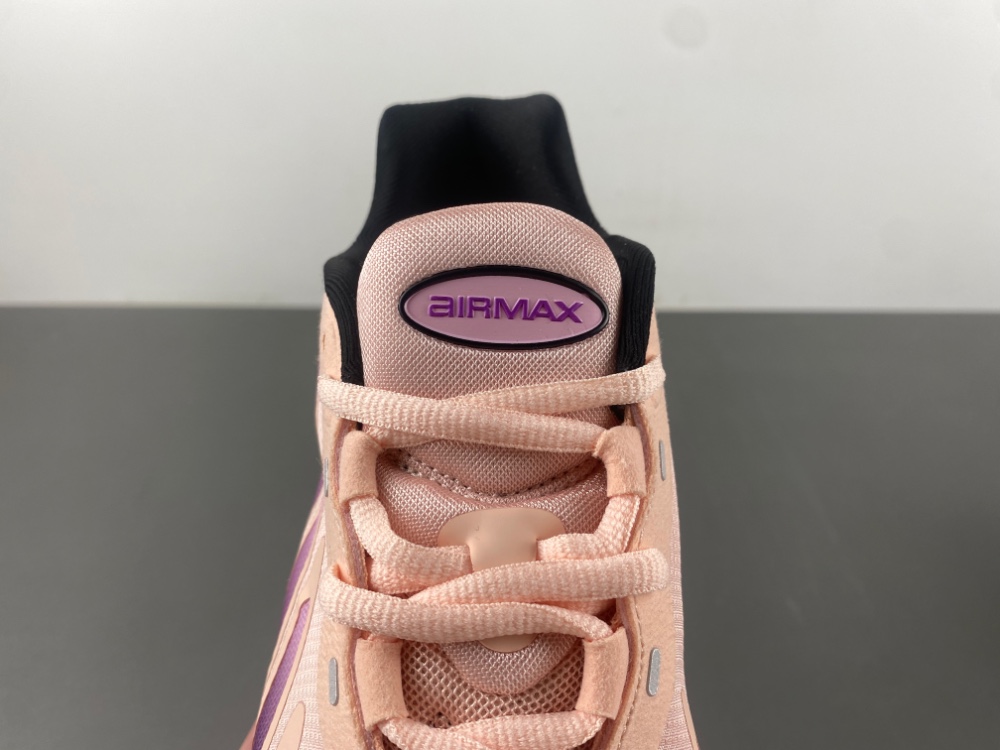 Nike Air Max DN 8