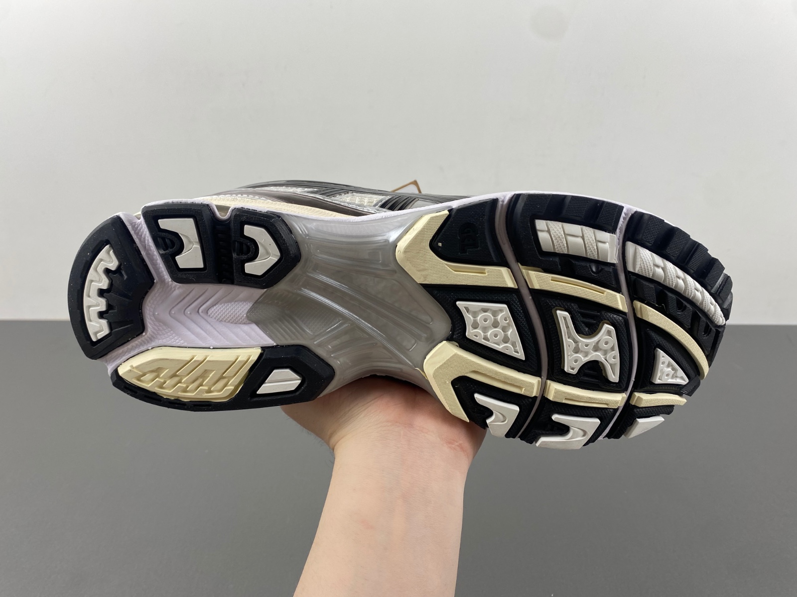 ASICS sneaker