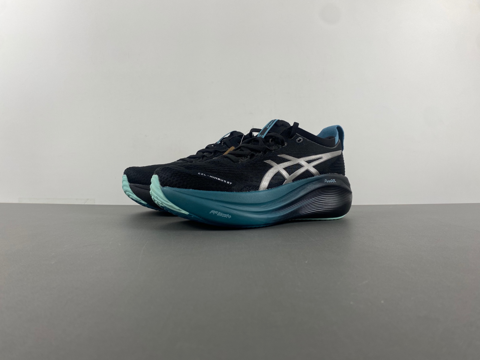 ASICS sneaker