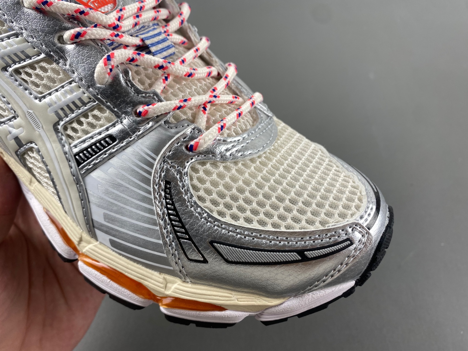 ASICS sneaker