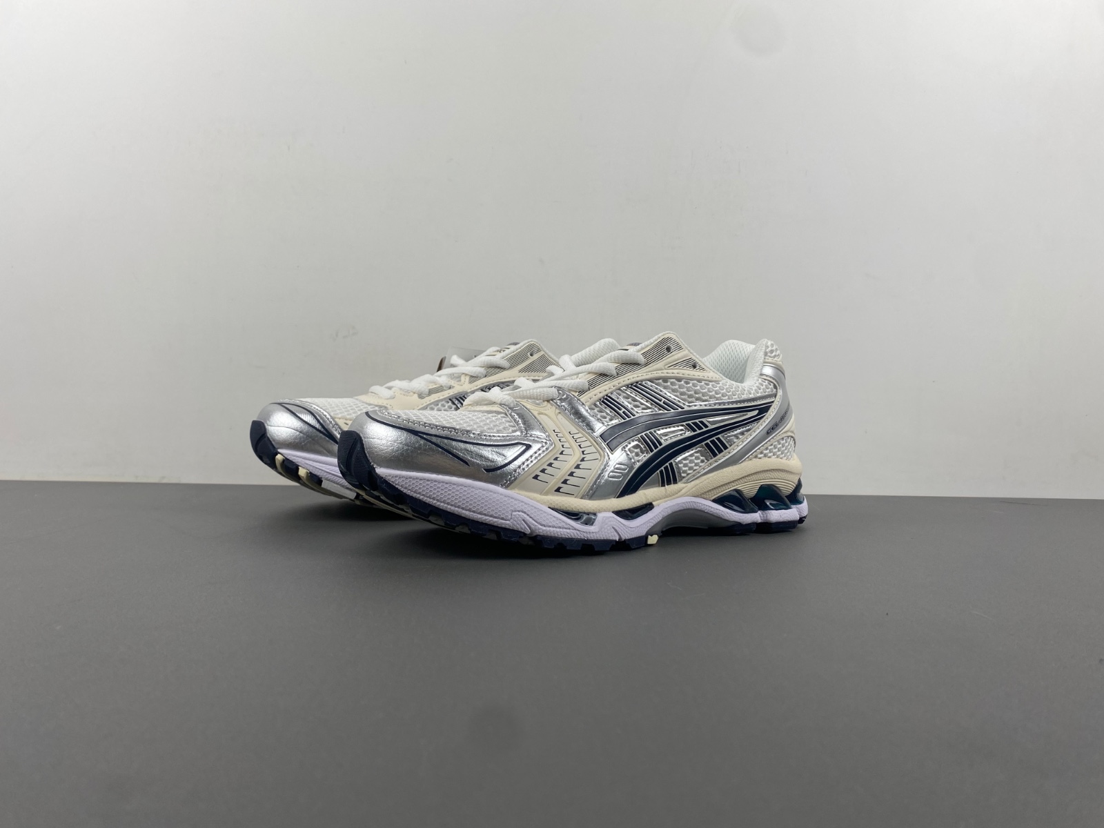 ASICS sneaker