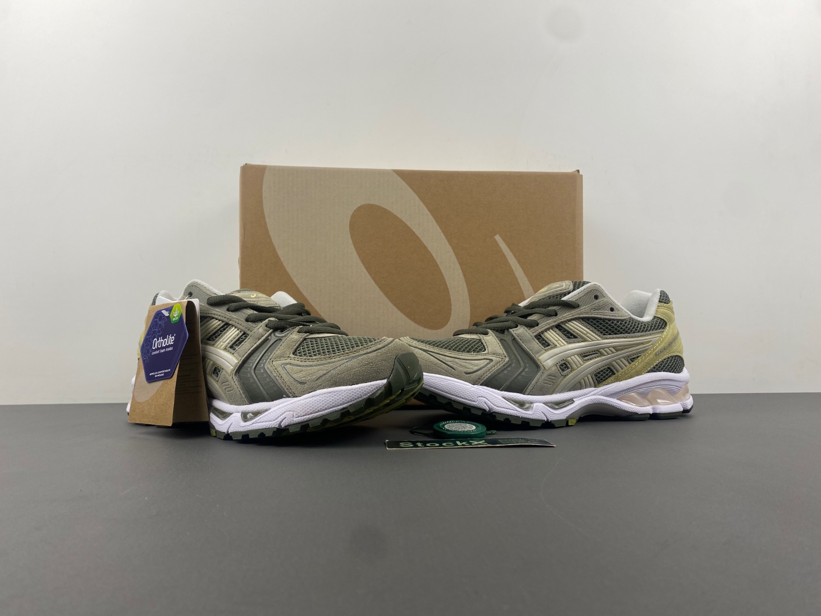 ASICS sneaker