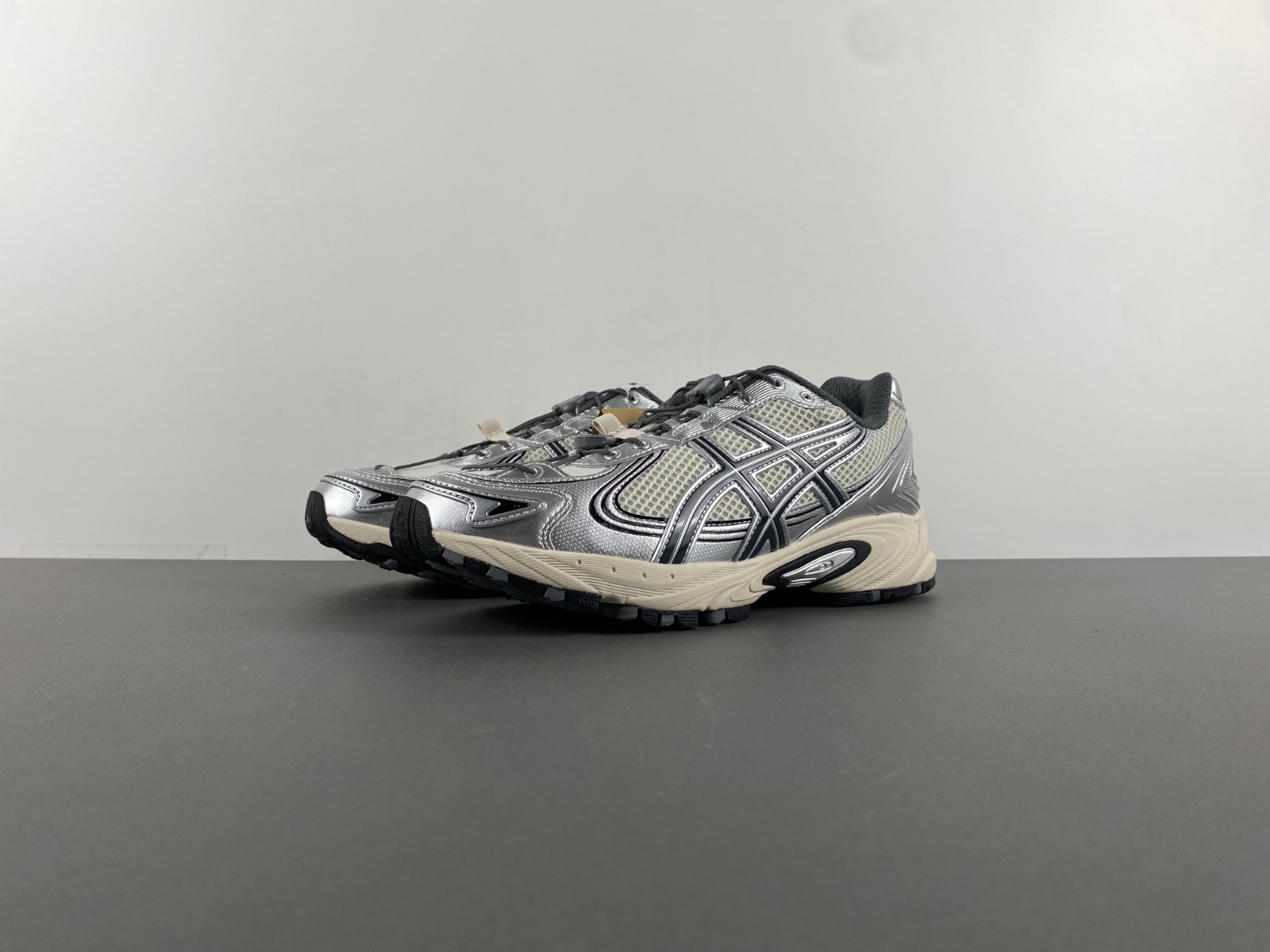 ASICS sneaker