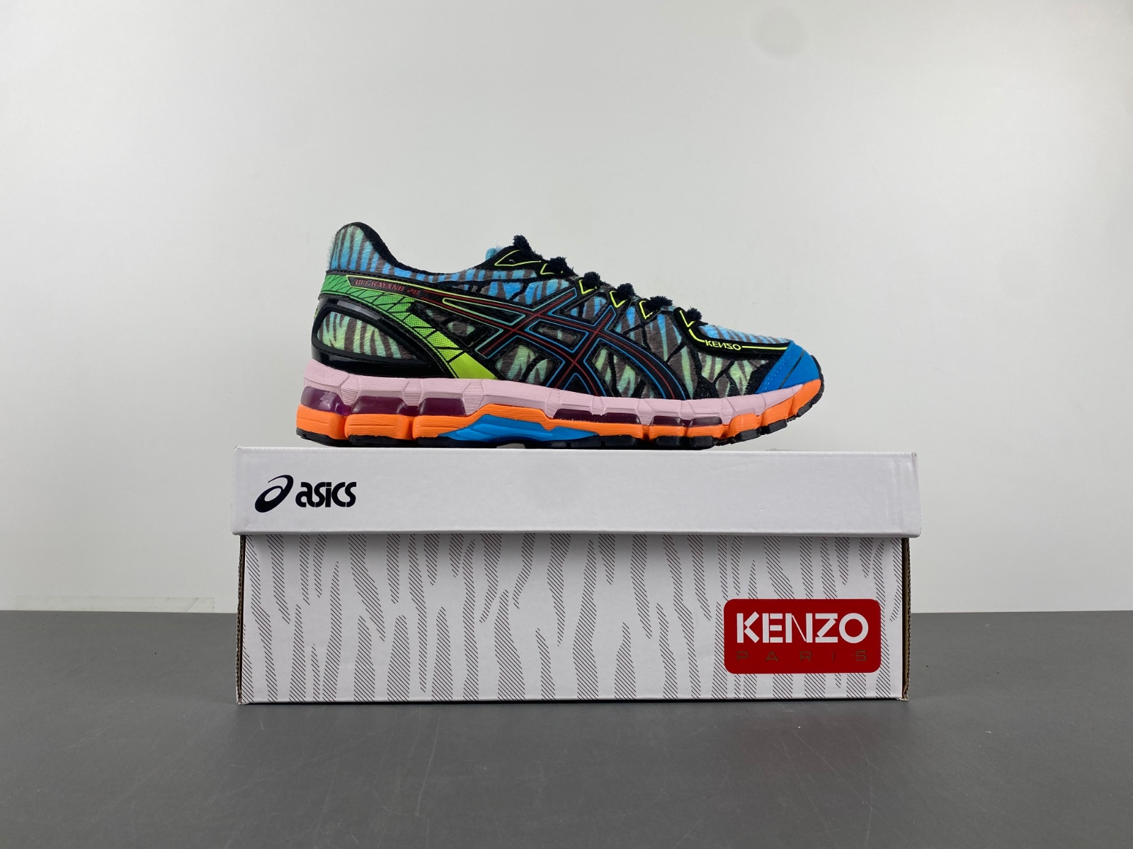 ASICS sneaker