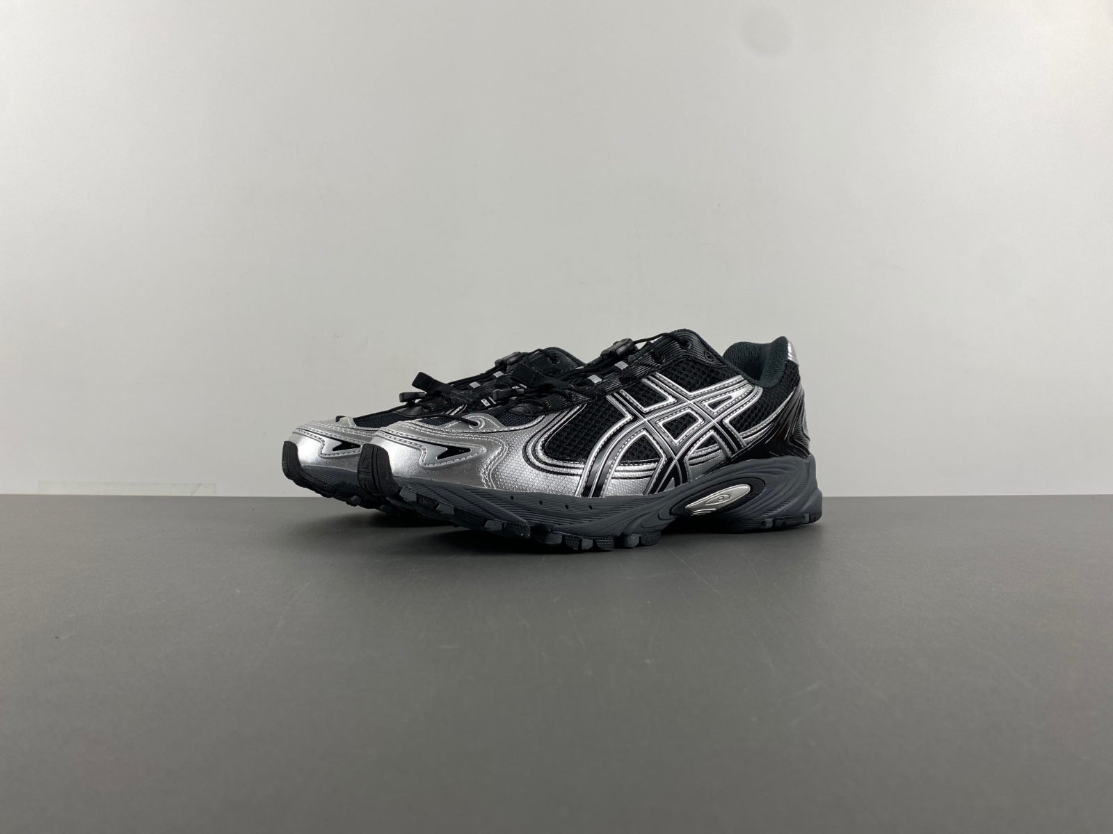ASICS sneaker