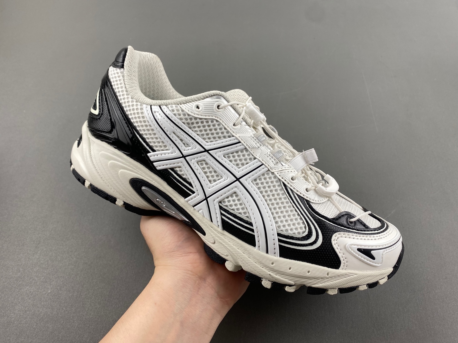 ASICS sneaker