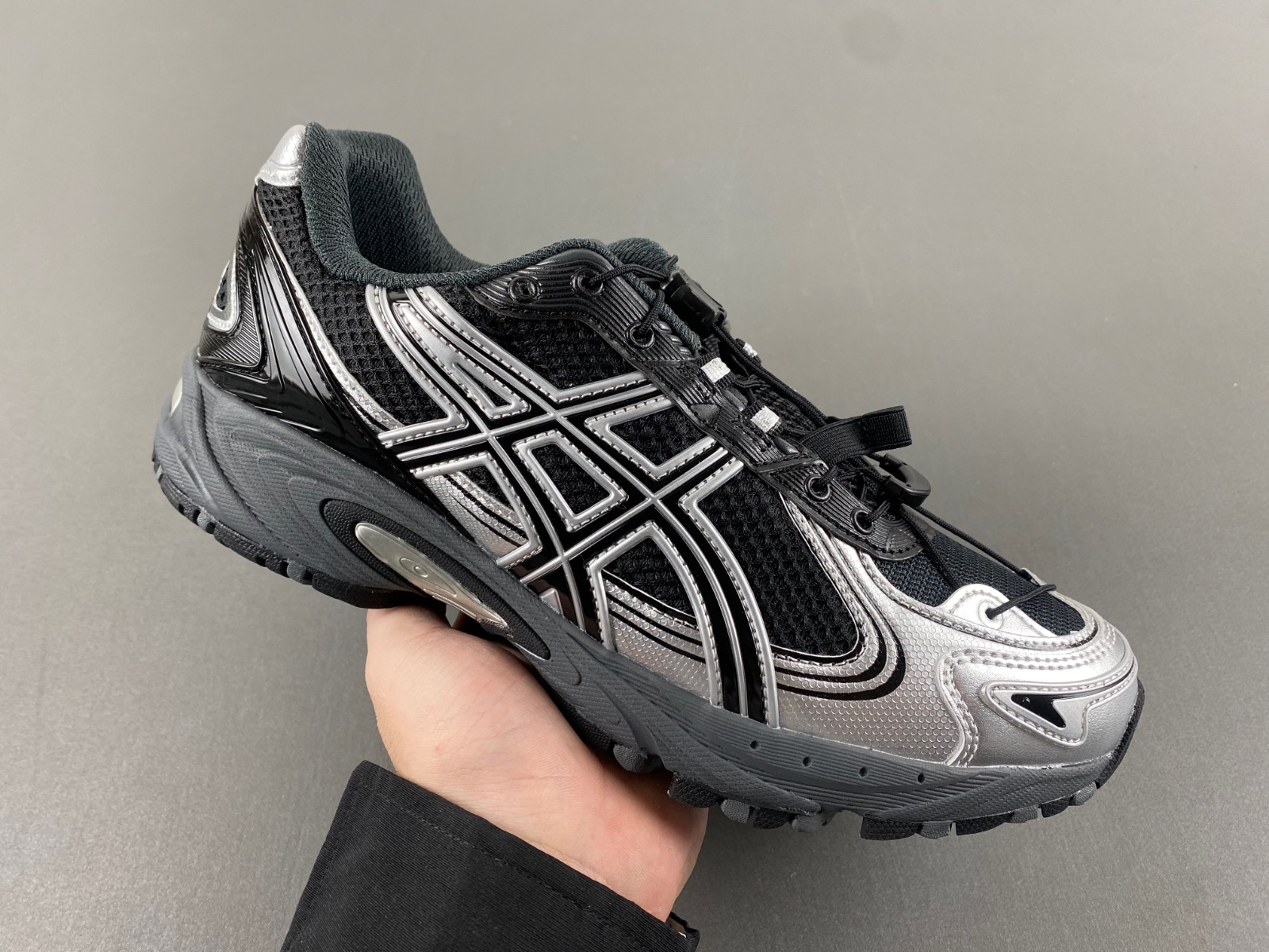 ASICS sneaker