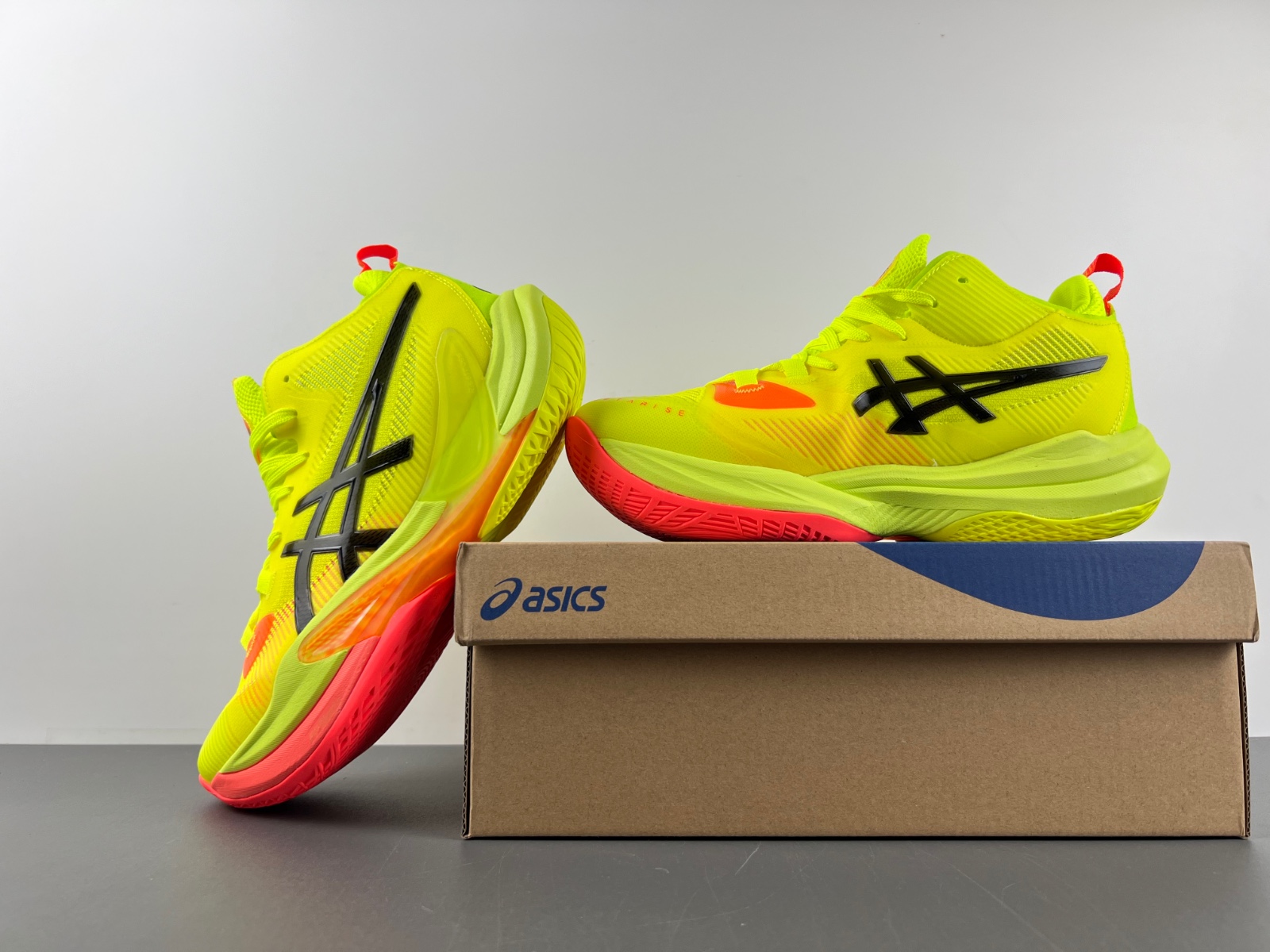 ASICS sneaker