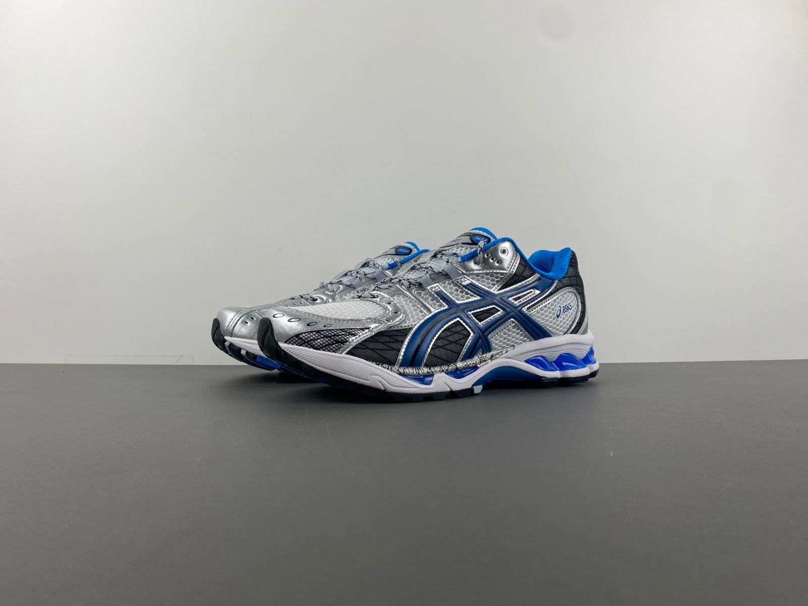ASICS sneaker