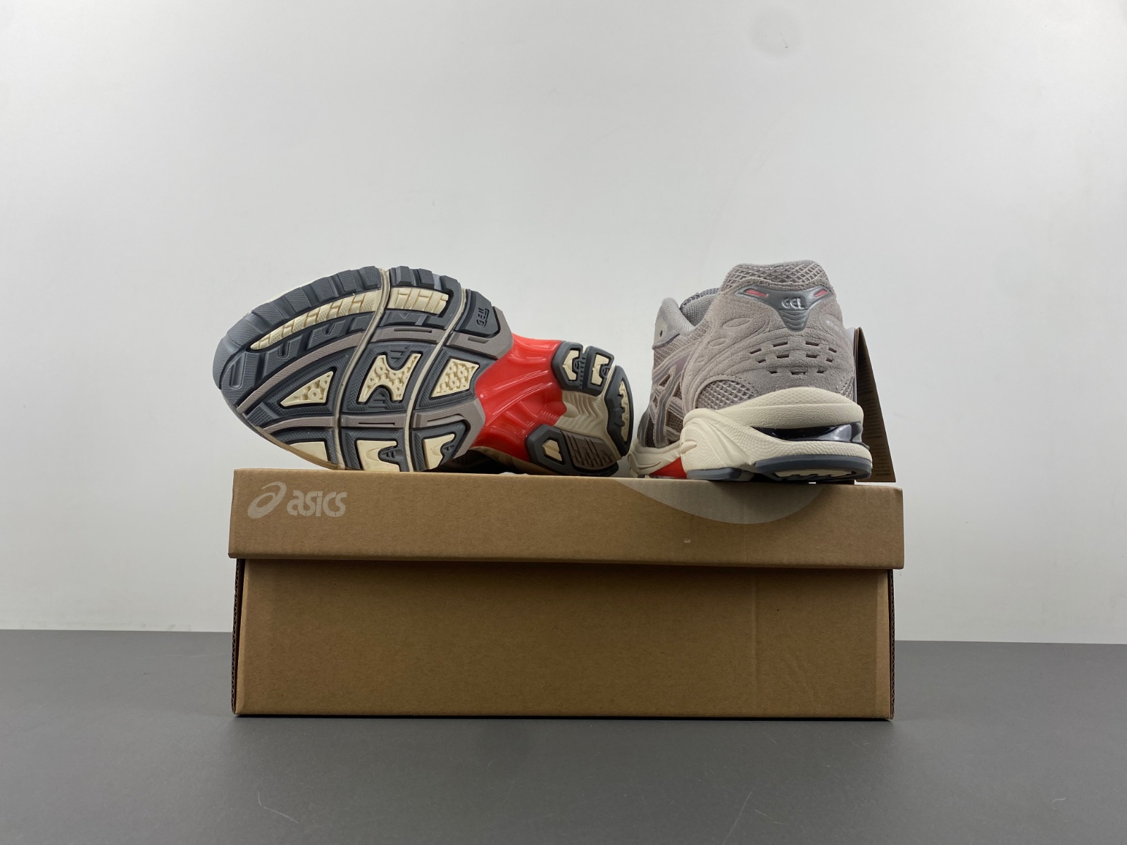 ASICS sneaker