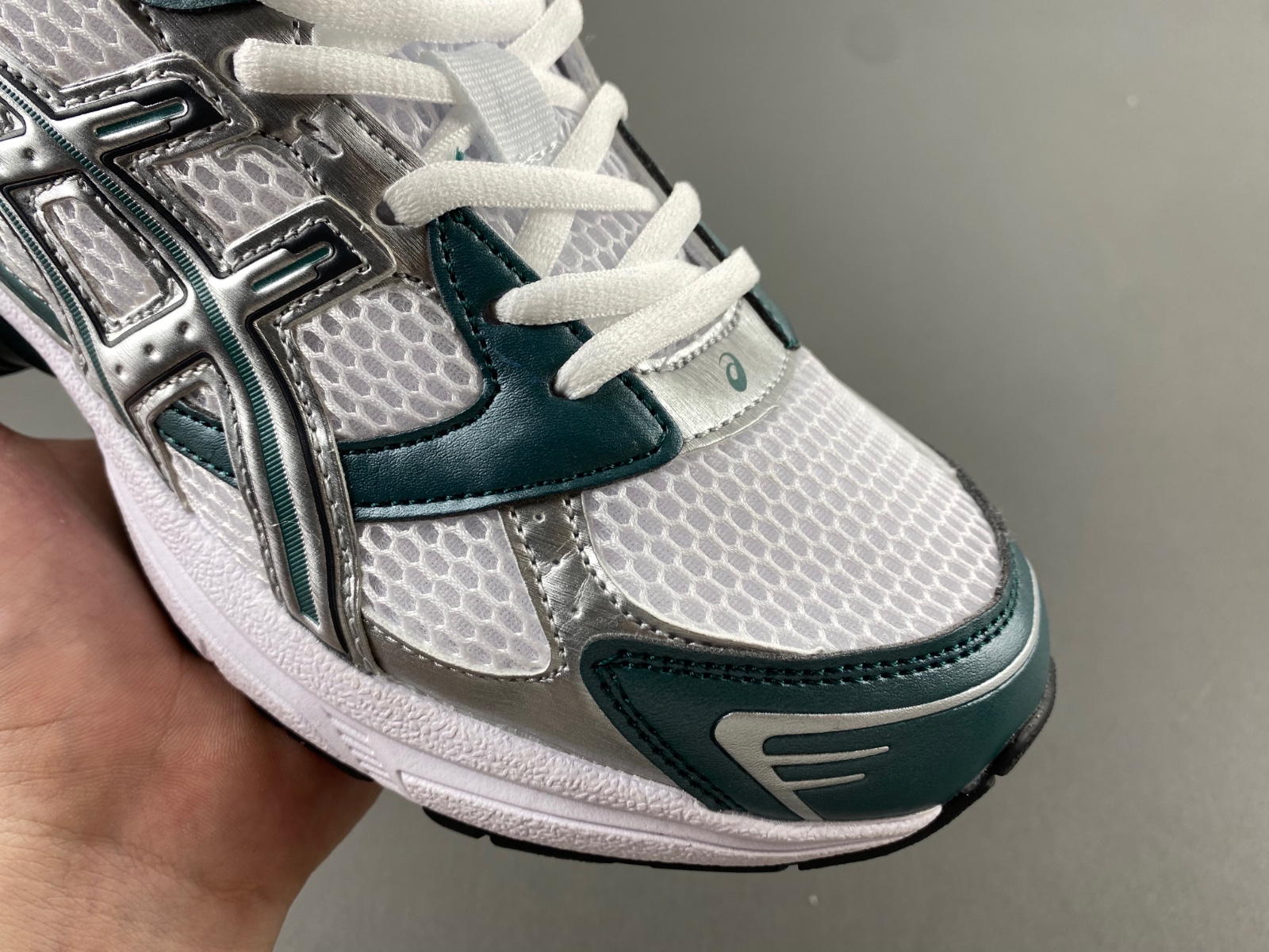 ASICS sneaker