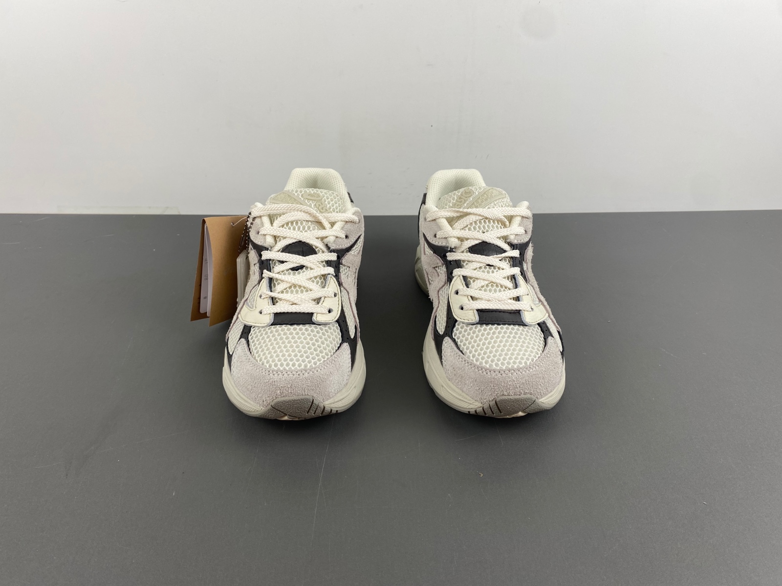 ASICS sneaker