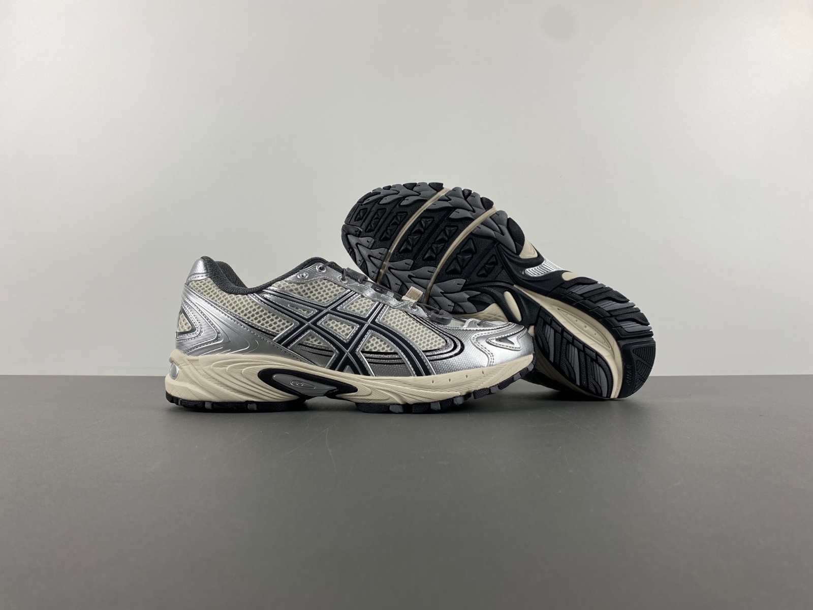 ASICS sneaker