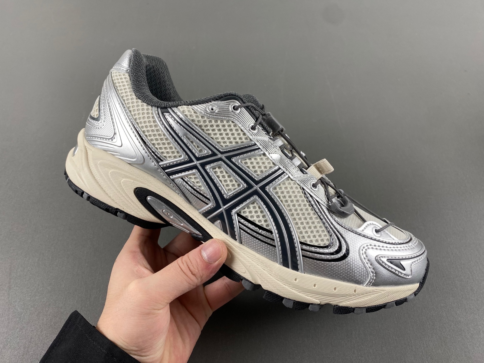 ASICS sneaker