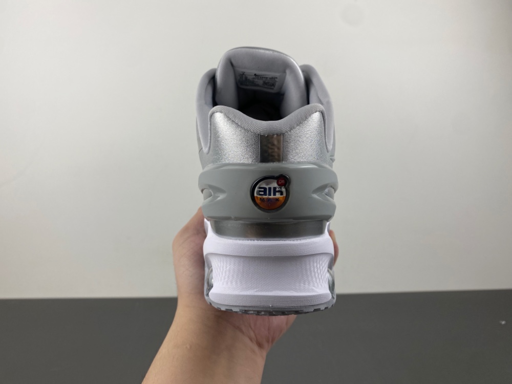 Nike Air Max DN 8