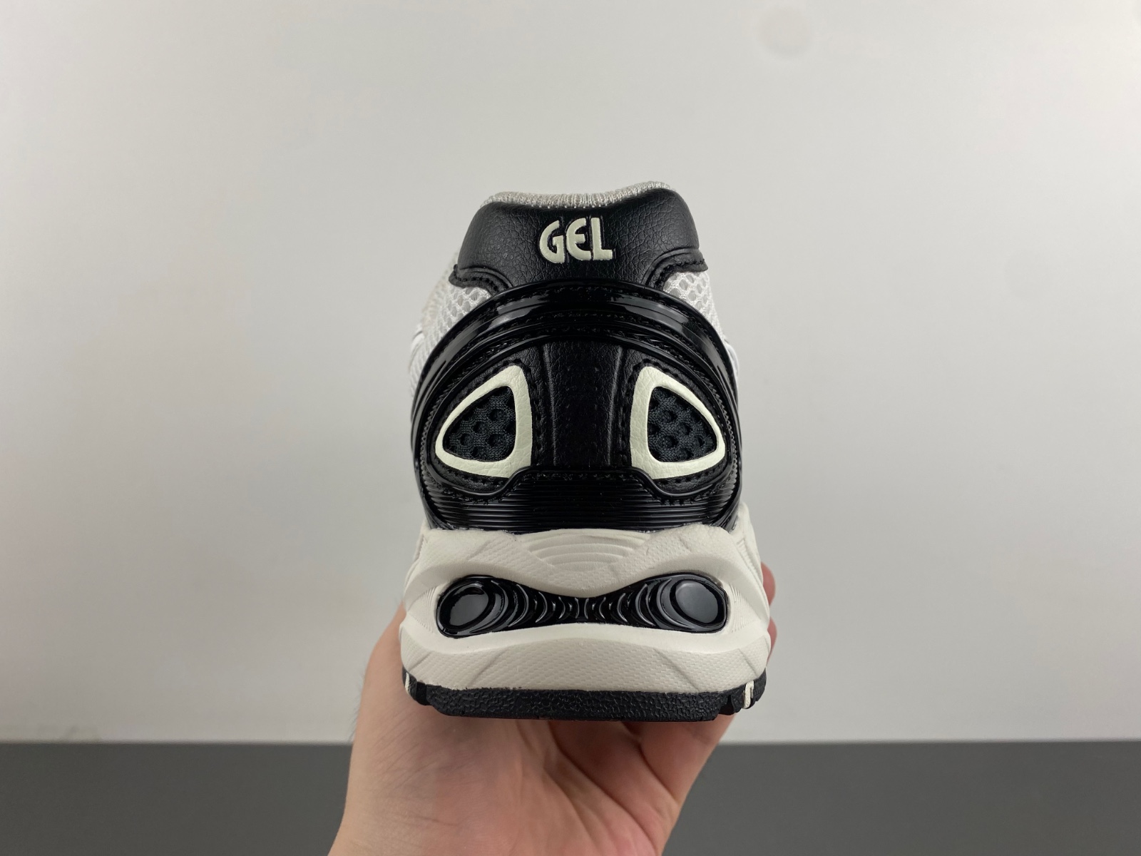 ASICS sneaker