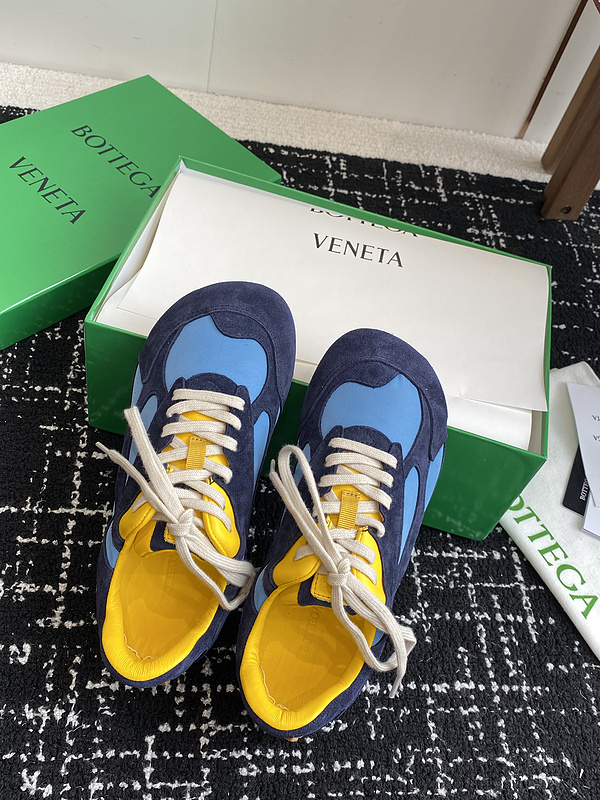 b0tte*a Ven*ta sneaker