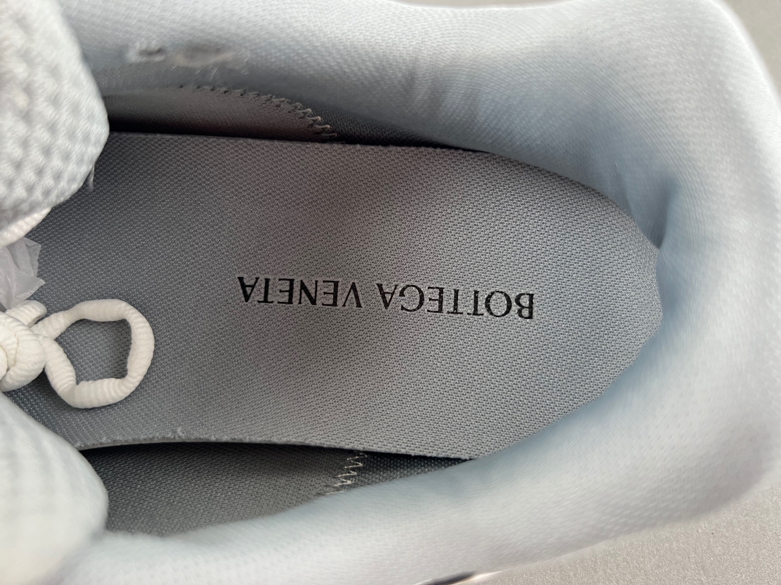 b0tte*a Ven*ta sneaker