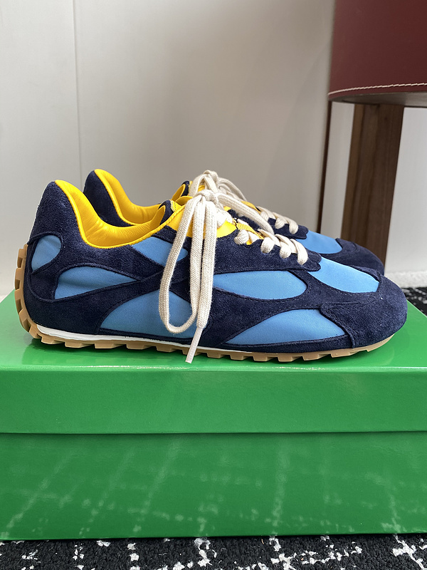 b0tte*a Ven*ta sneaker