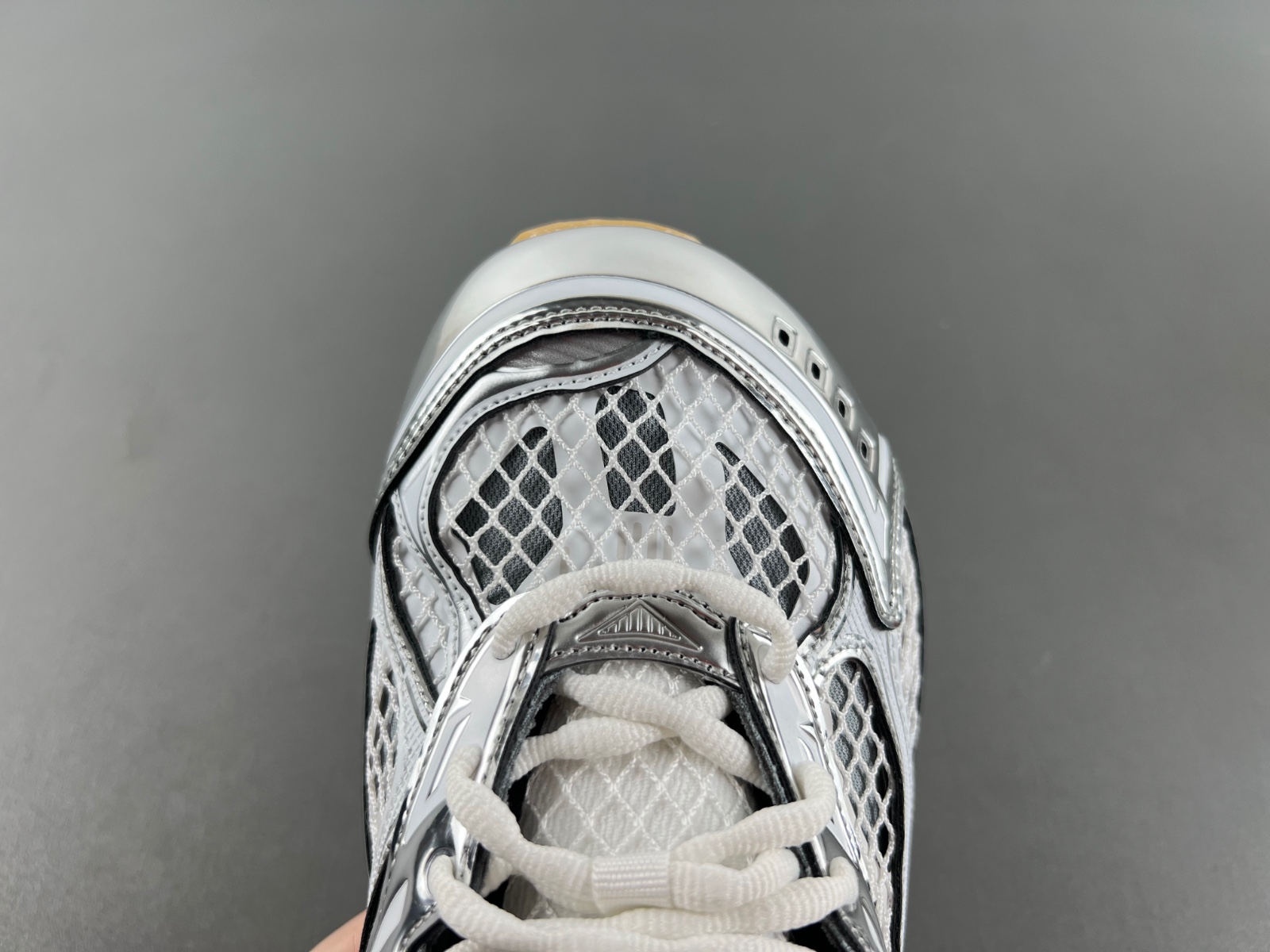 b0tte*a Ven*ta sneaker
