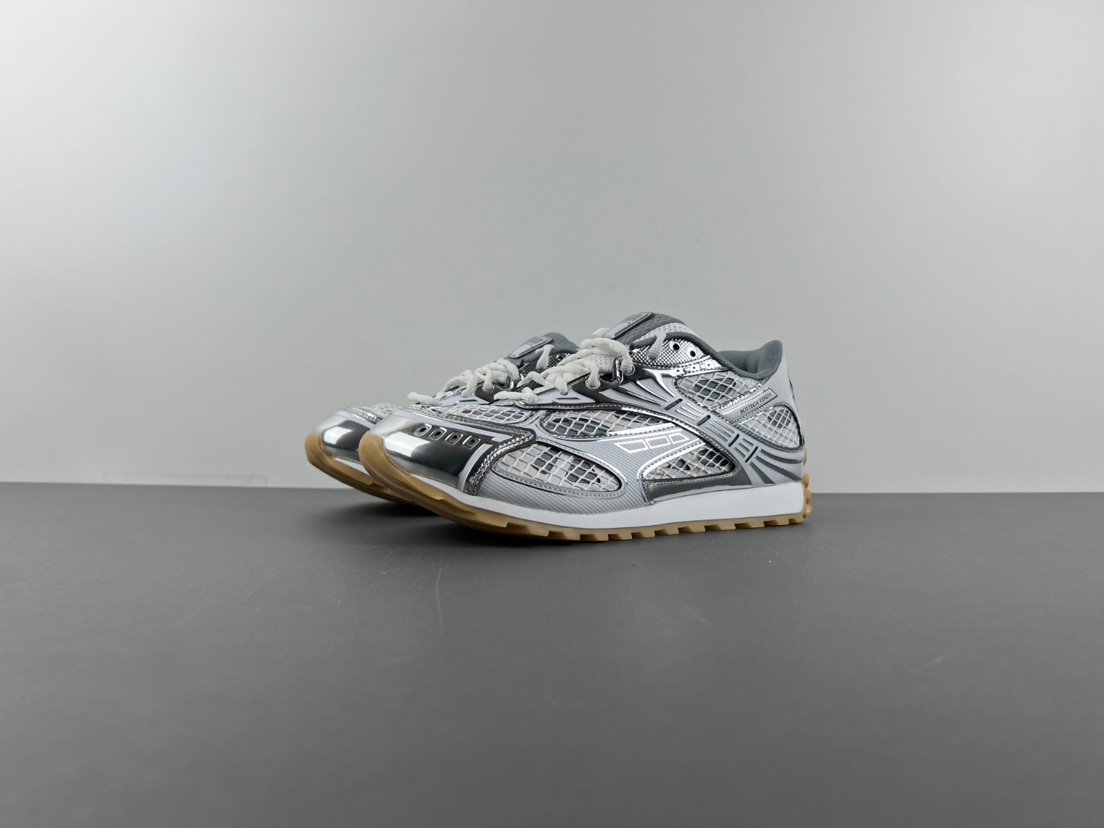 b0tte*a Ven*ta sneaker