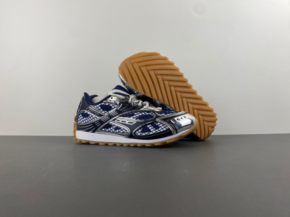 b0tte*a Ven*ta sneaker