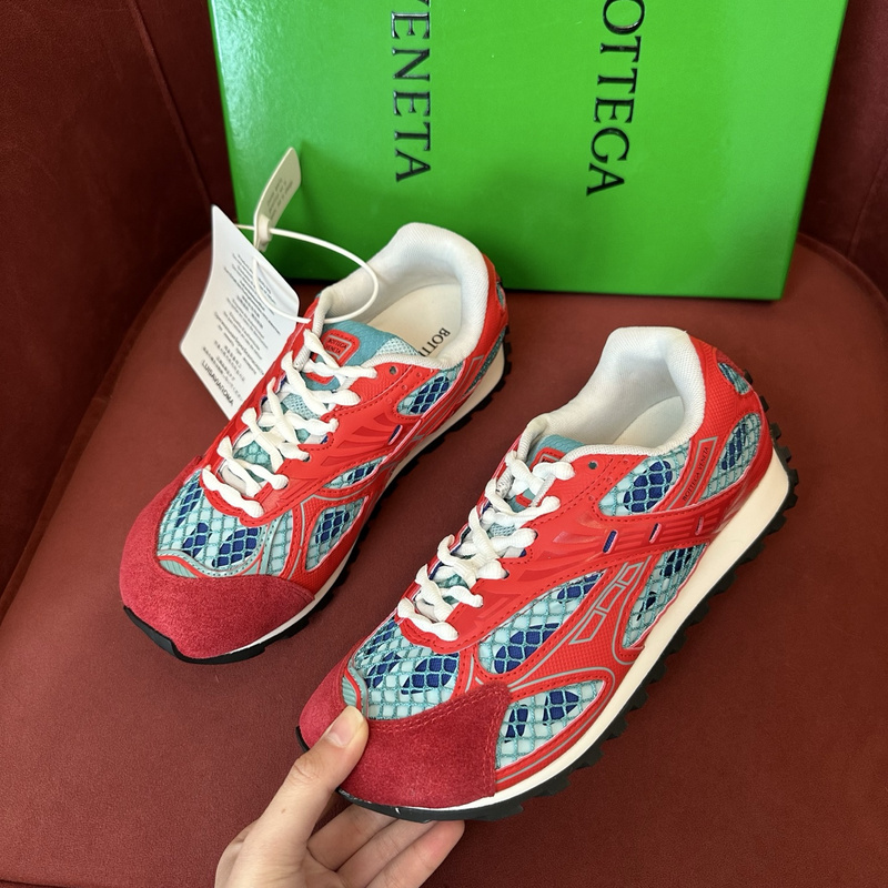 b0tte*a Ven*ta sneaker