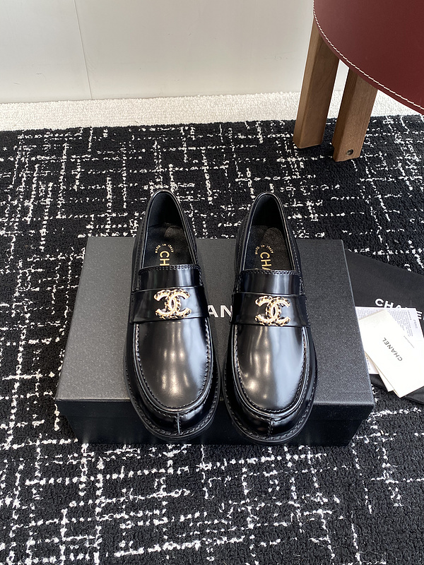 Chanel Leather CC Logo Loafers